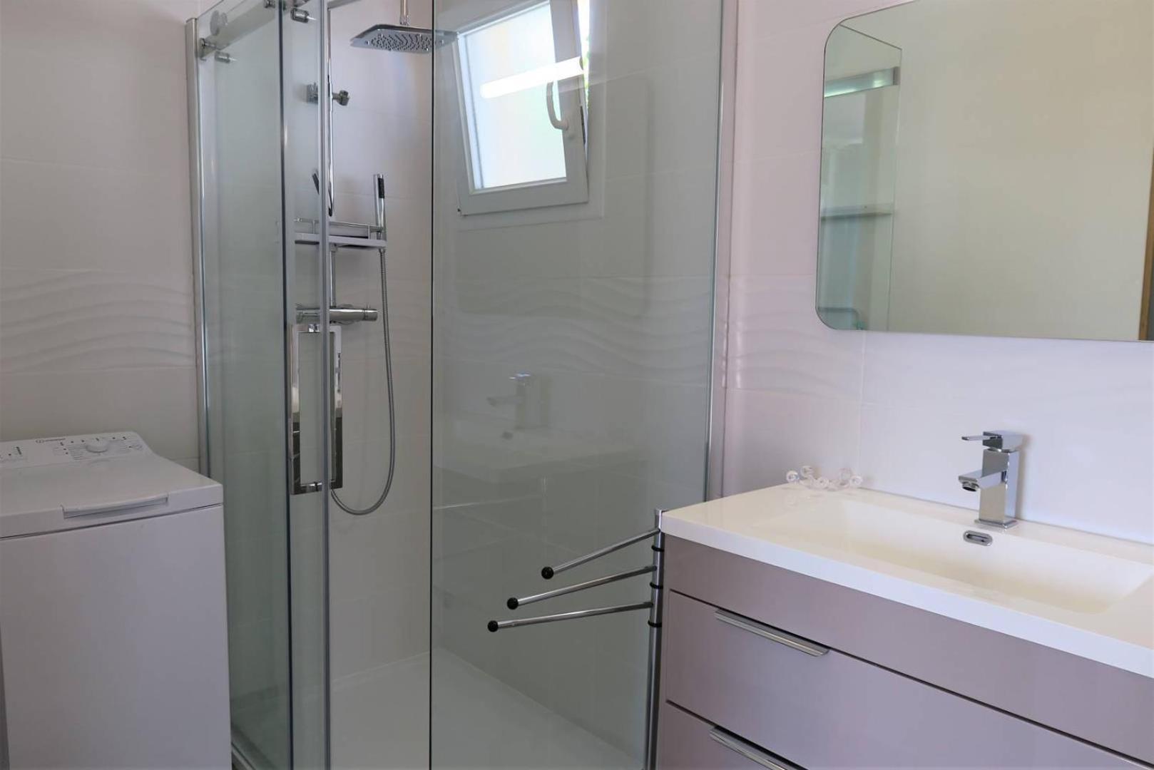 Villa Maison Renovee Avec Wifi, Jardin, A 450m Du Centre De - Ref 924